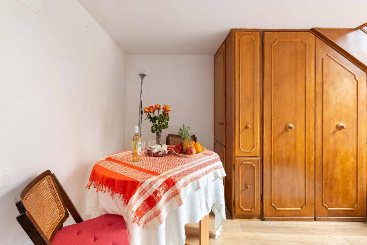 Rotonda 23 - Pantheon View Apartment Рим Екстериор снимка